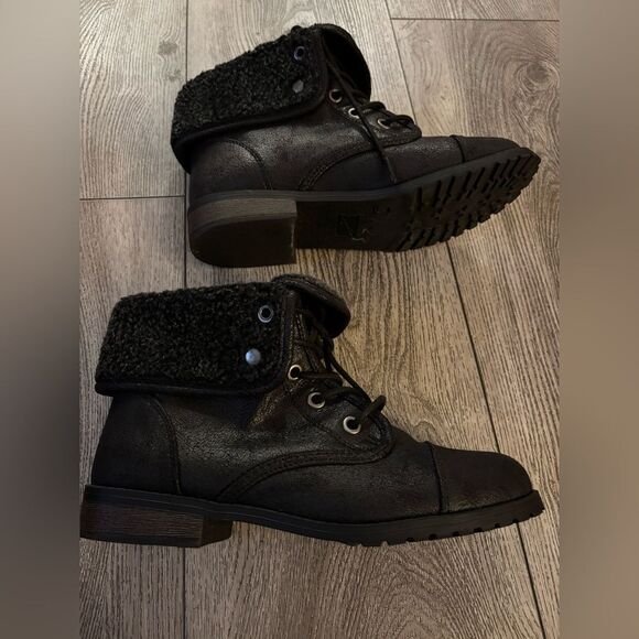 Seychelles Stylish Black combat Boots with Knit Cuff NWOT - Picture 2 of 12